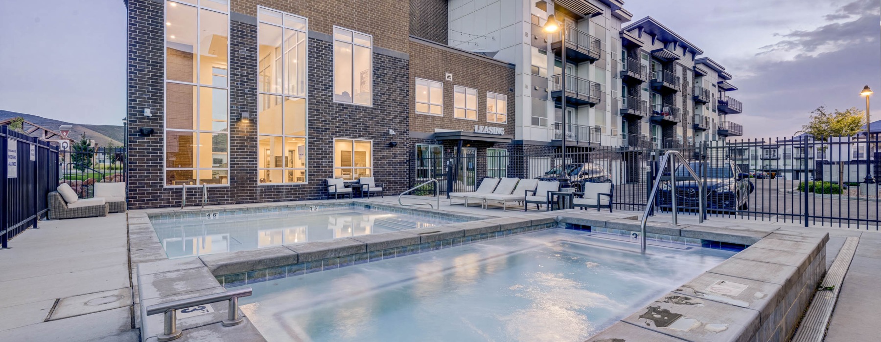 Spa  and pool in beautiful mountain view Heber Utah apartments